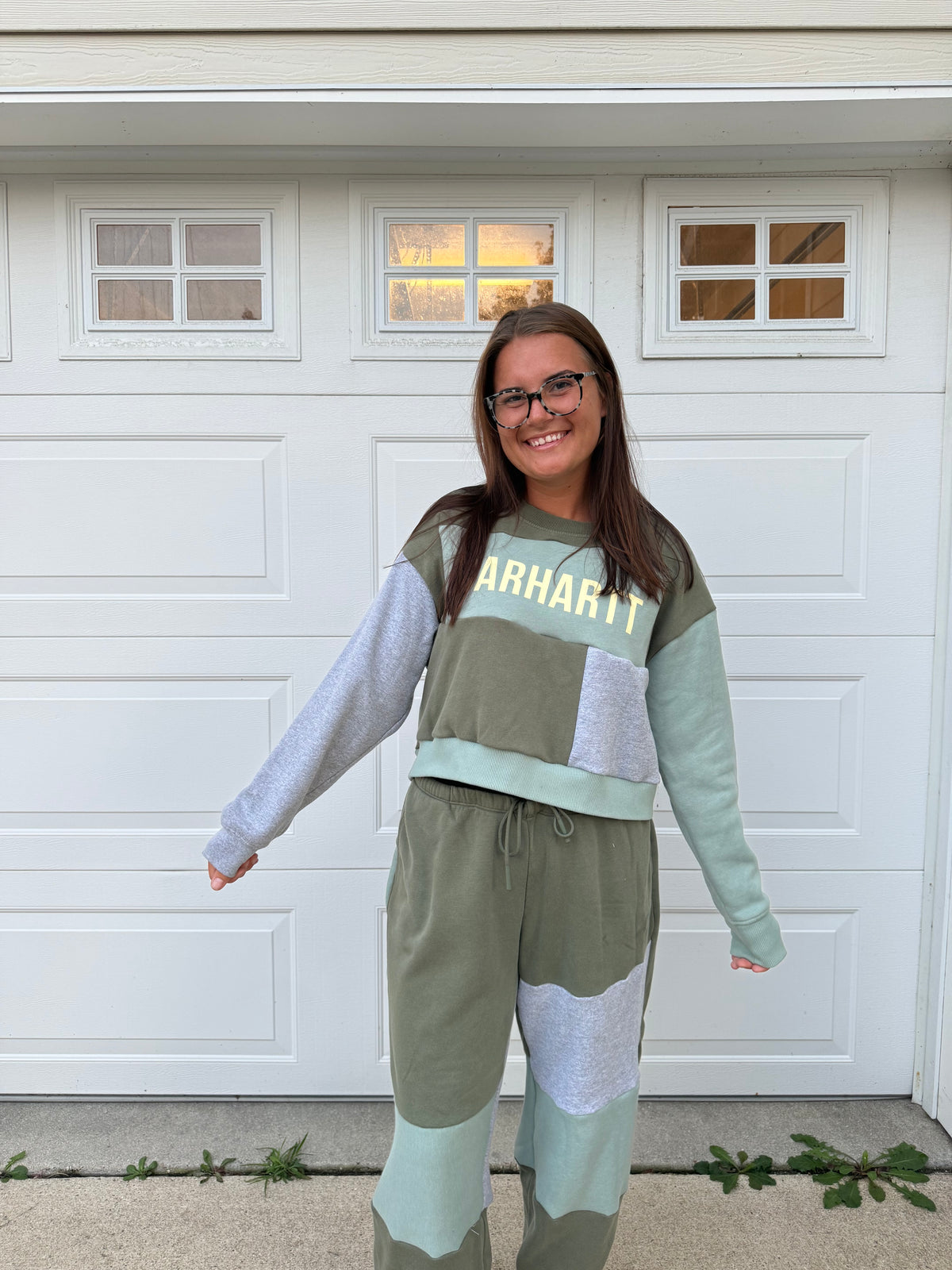 Green sweatpant set (s/m)